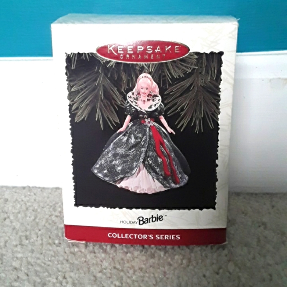 1995 Barbie Holiday Keepsake Christmas Ornament